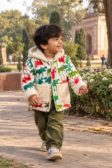 Cotton Flannel Jacket for Kids – Unisex with Sherpa Fur Lining & Patched Pockets in Multicolour Reindeer